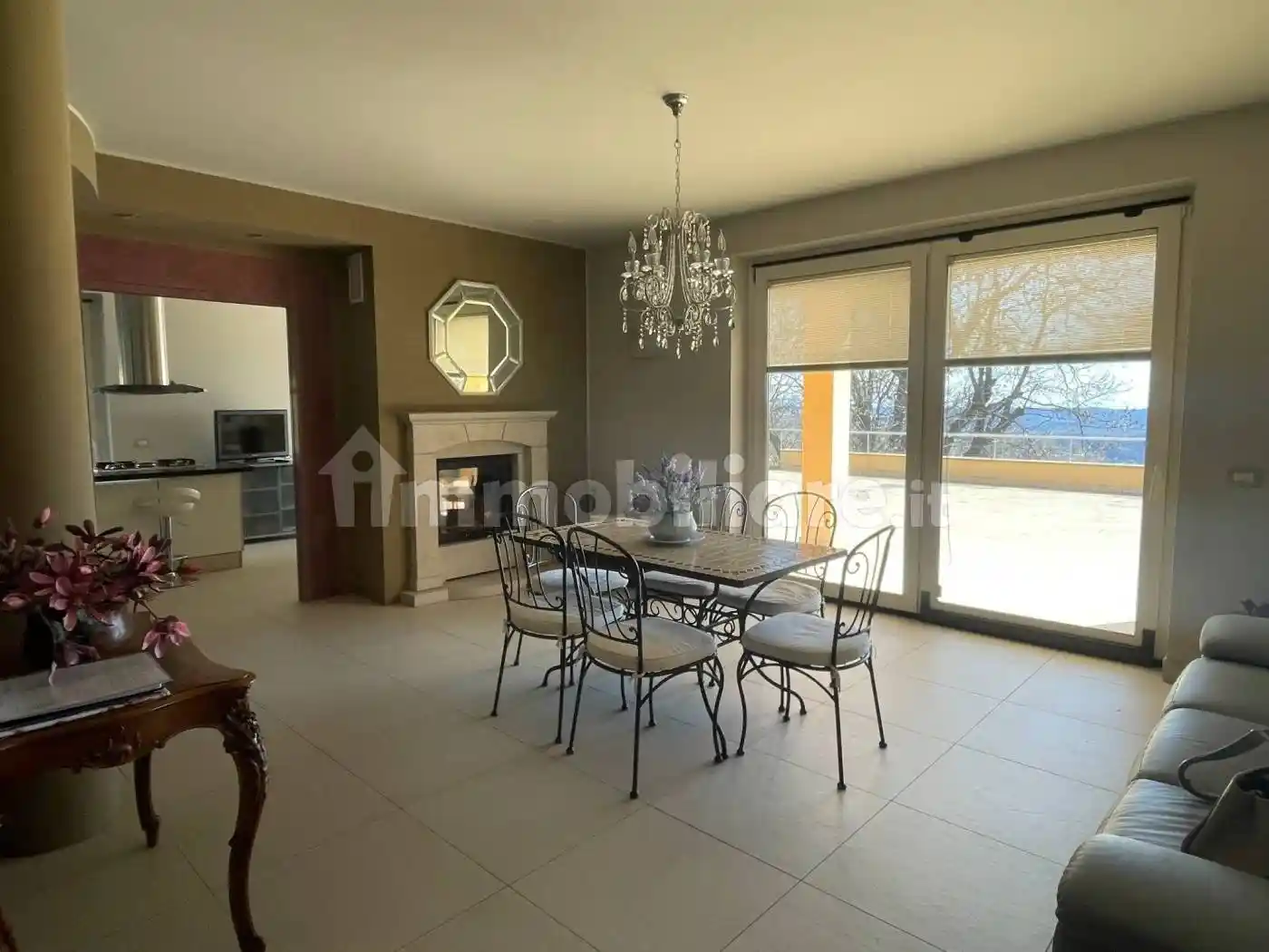 Villa in vendita a Nebbiuno