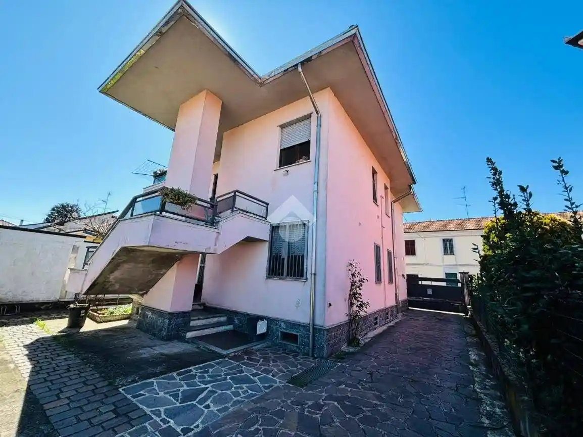 Villa in vendita a Pregnana Milanese