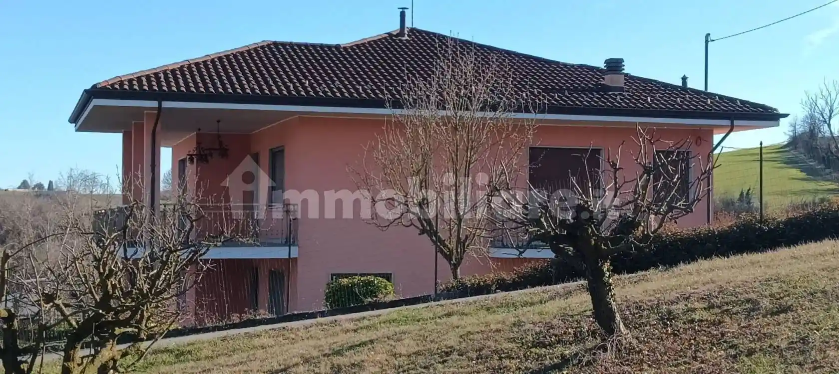 Villa in vendita a Montiglio Monferrato