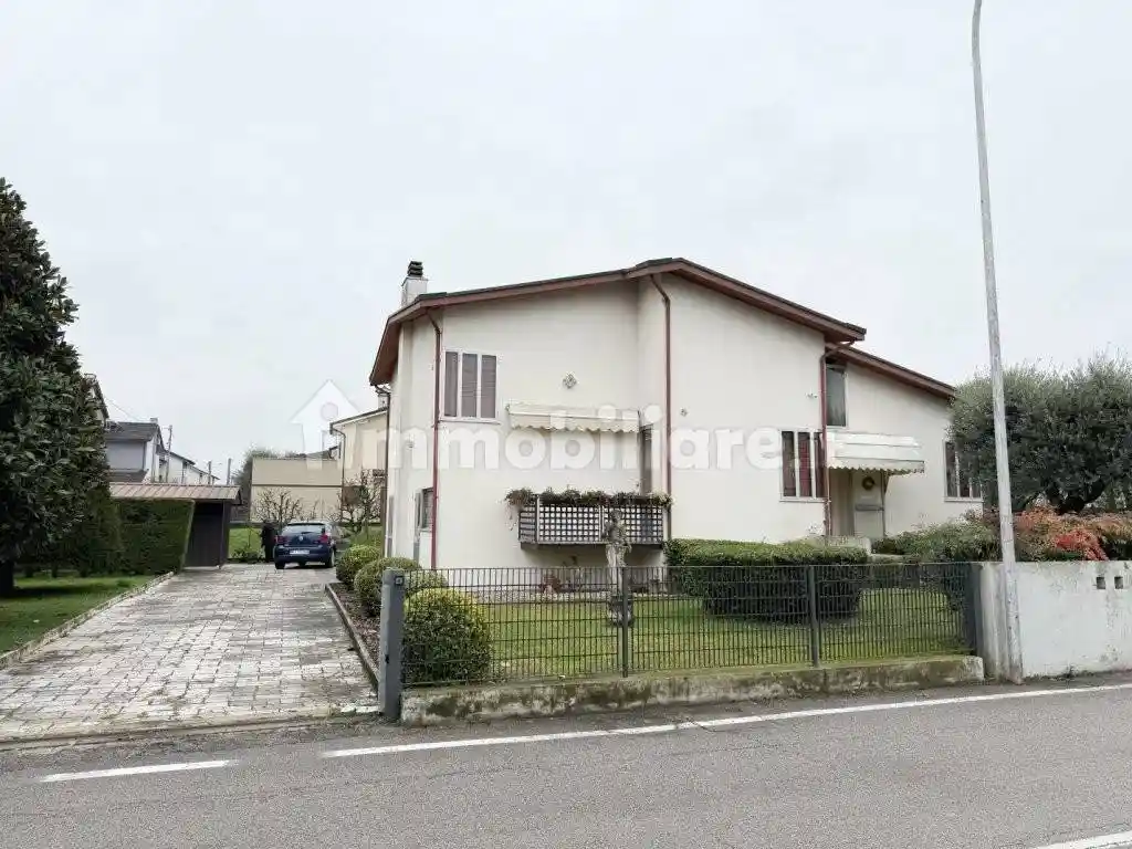 Villa in vendita a Monticello Conte Otto