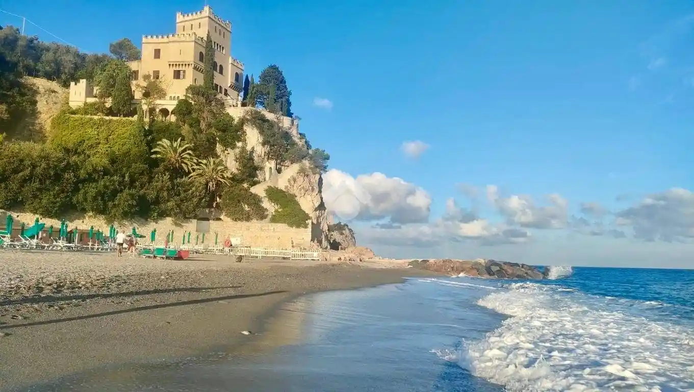 Appartamento in vendita a Finale Ligure