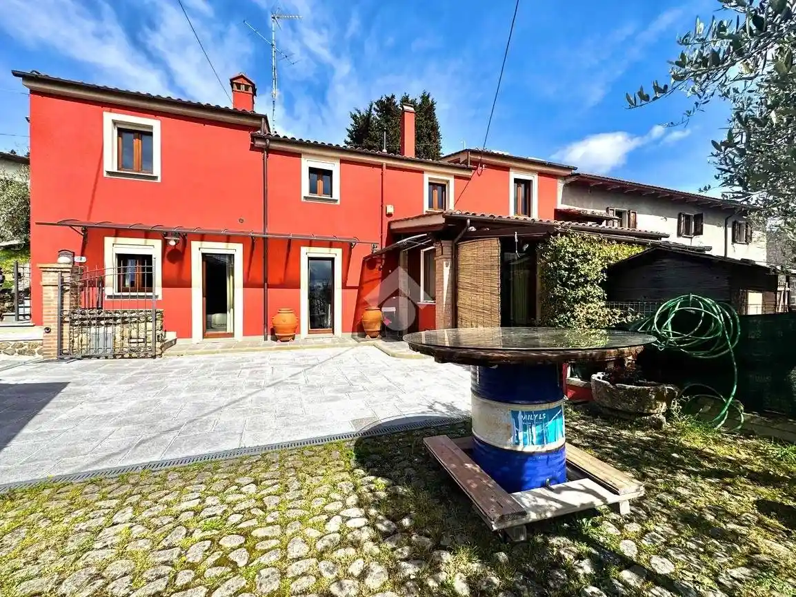 Villa in vendita a Montale