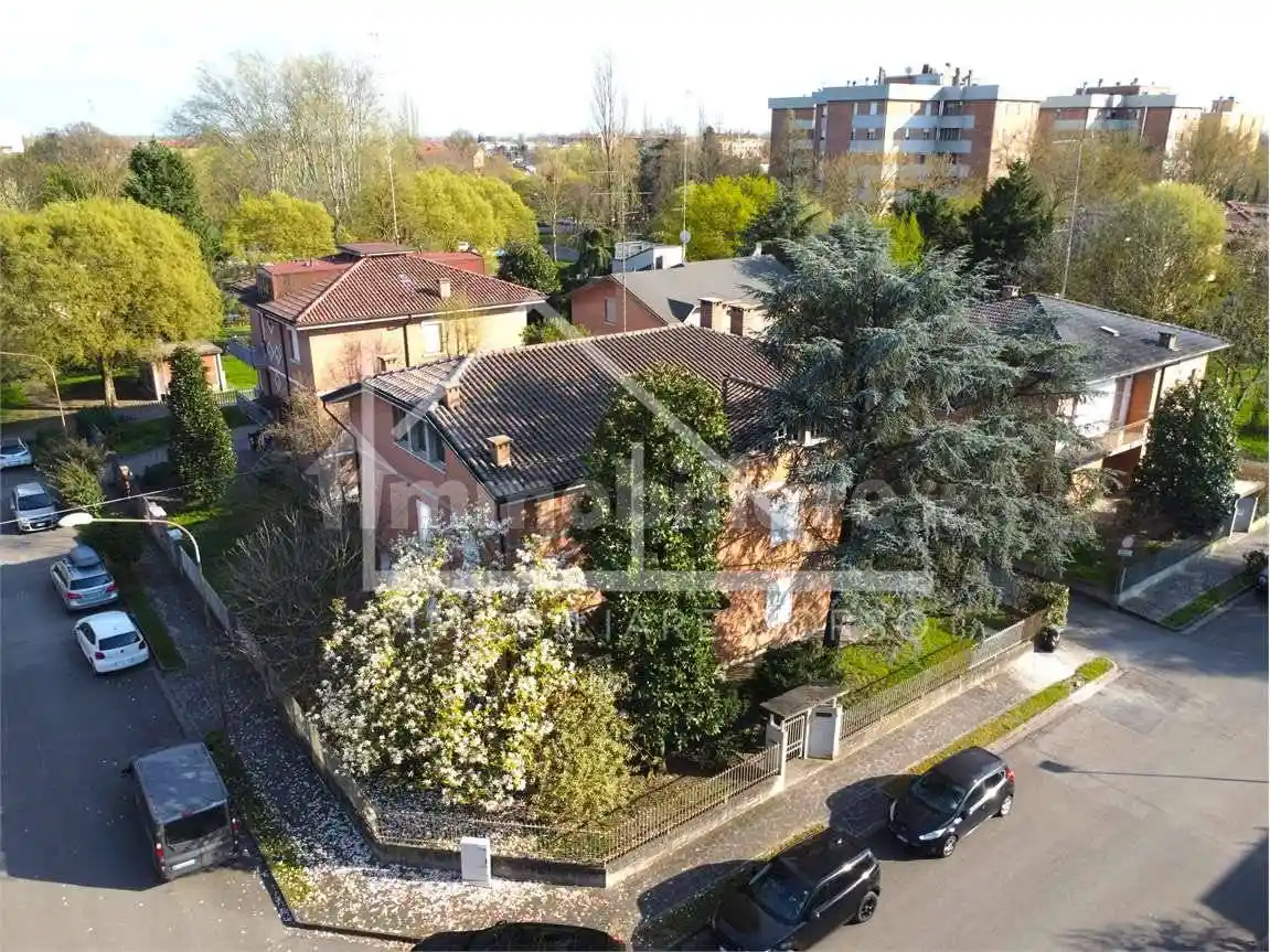 Villa in vendita a Carpi