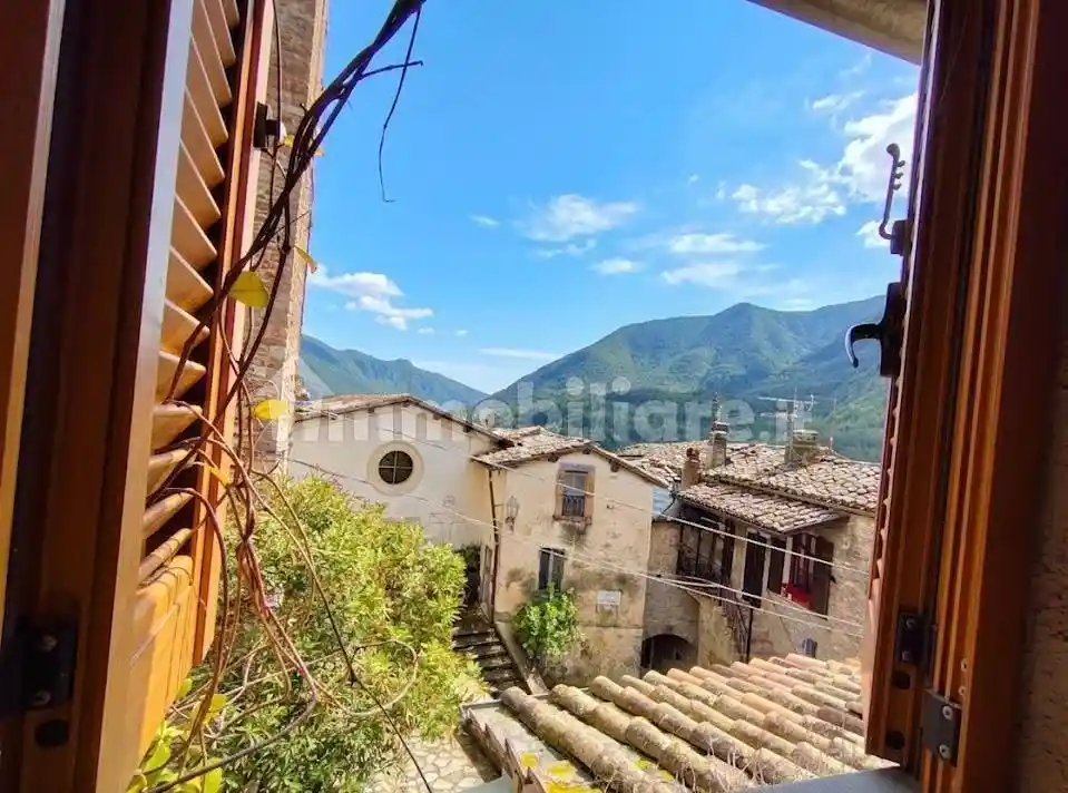 Casa indipendente in vendita a Terni