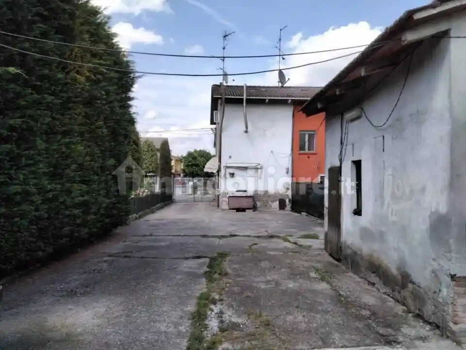 Casa indipendente in vendita a Gualtieri
