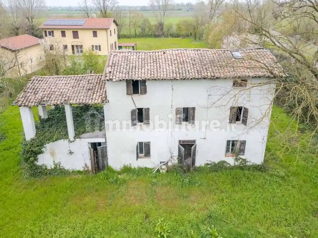 Casa indipendente in vendita a Carpi