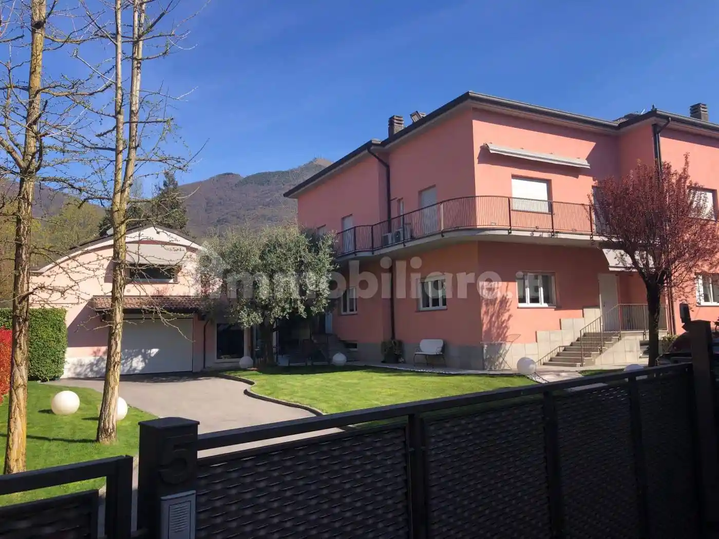 Villa in vendita a Albino