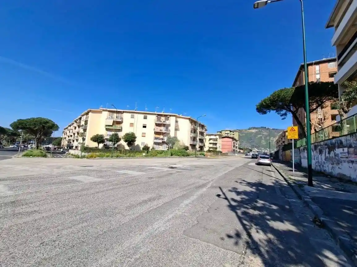 Appartamento in vendita a Napoli