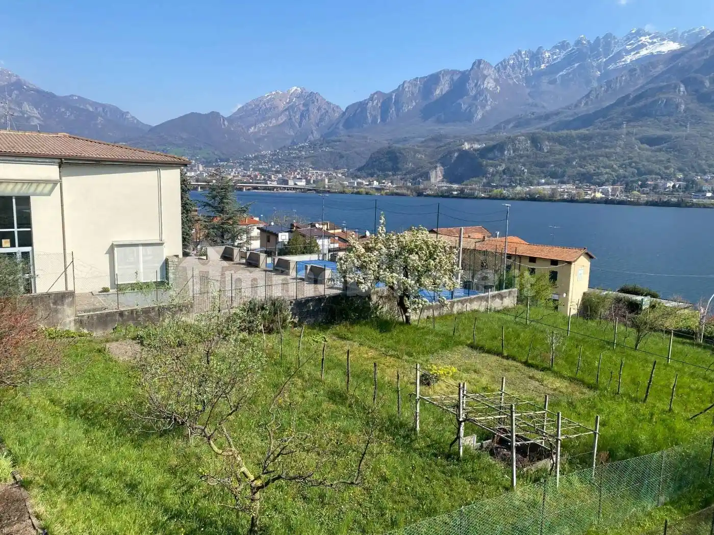 Appartamento in vendita a Pescate