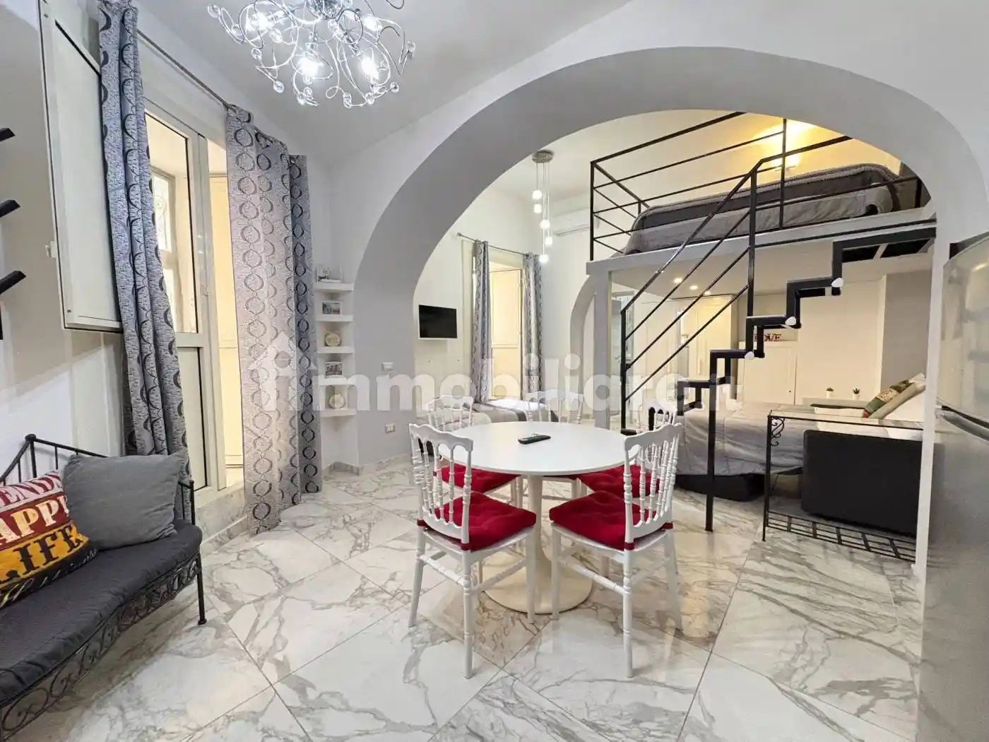 Appartamento in vendita a Napoli