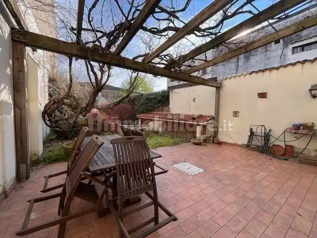 Casa indipendente in vendita a Mantova