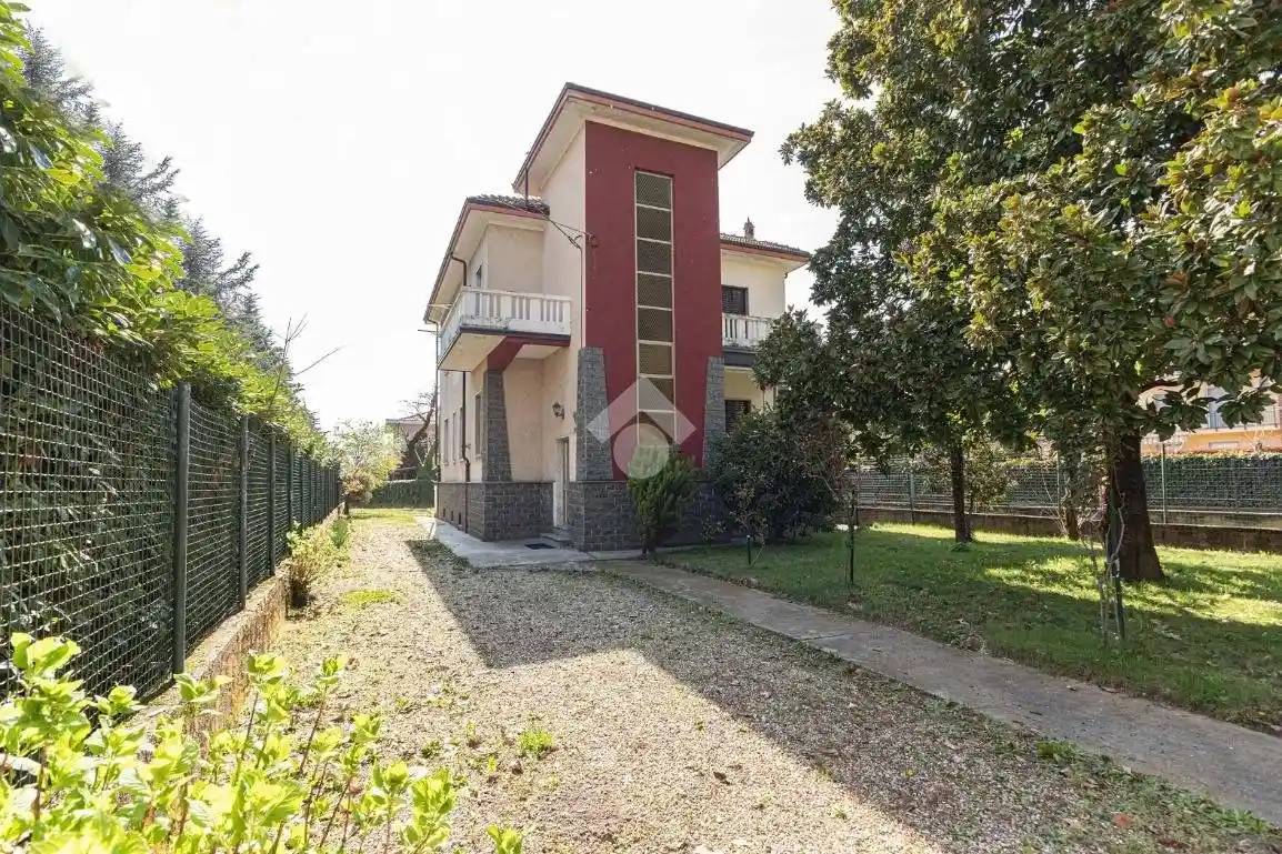 Villa in vendita a Mathi