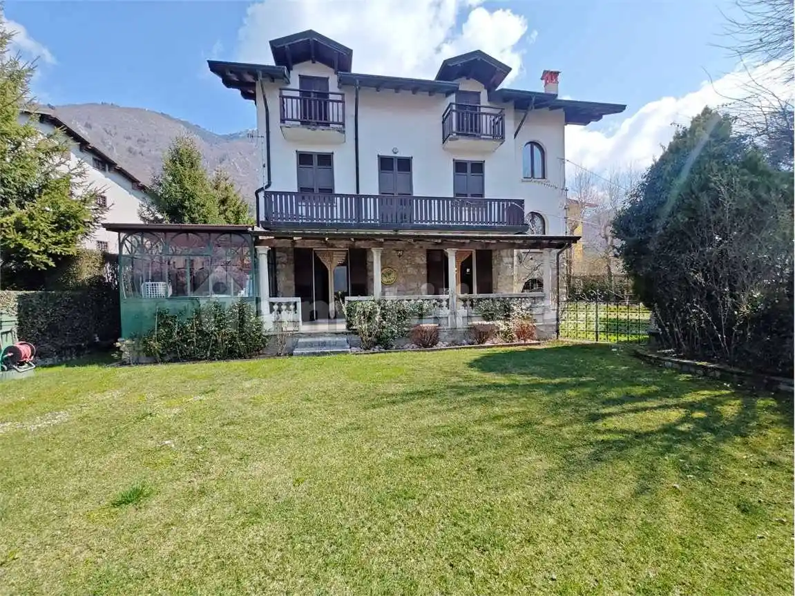 Appartamento in vendita a Barzio