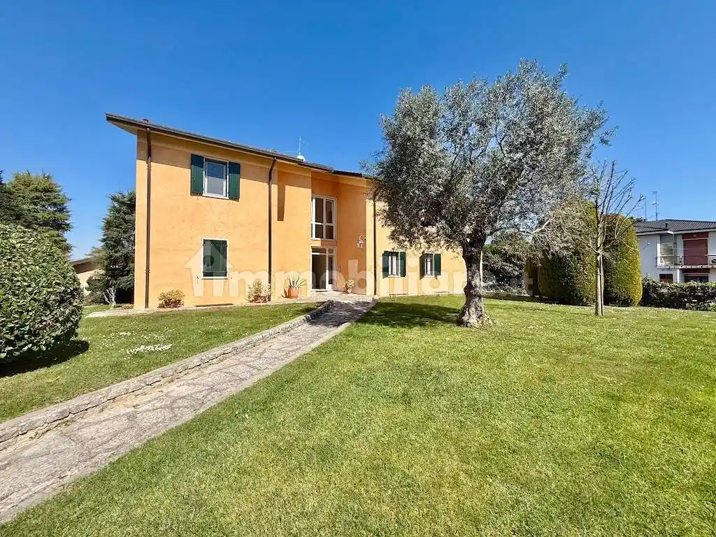 Appartamento in vendita a Peschiera del Garda