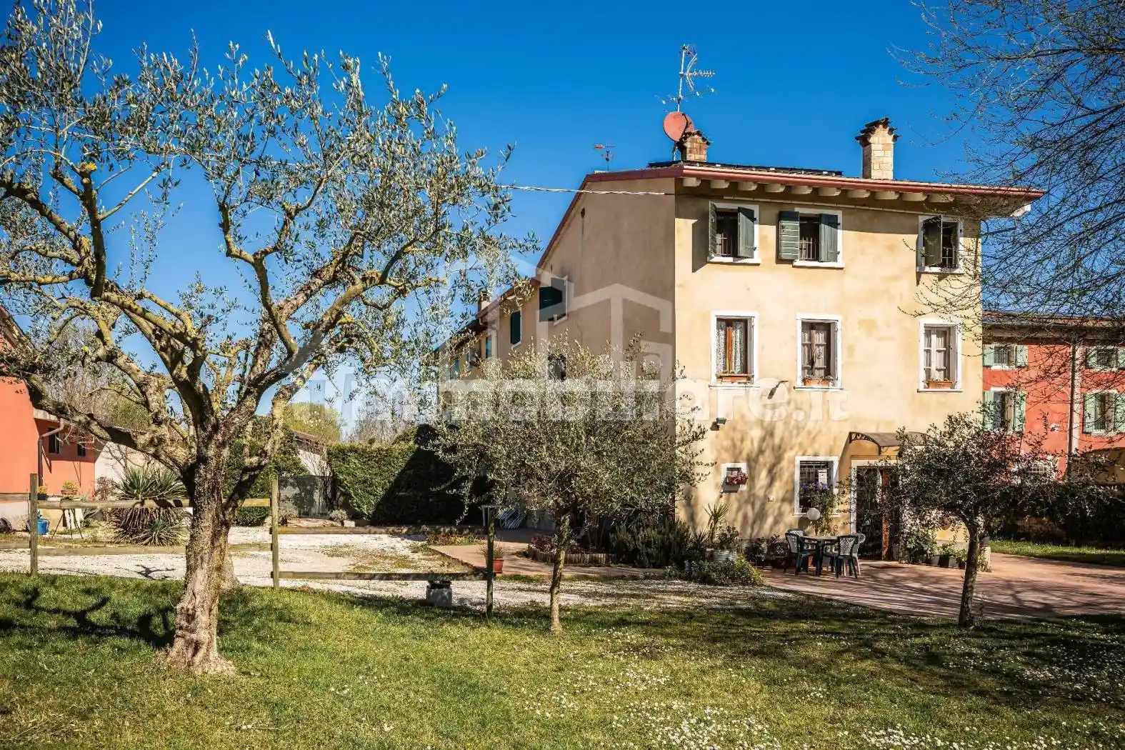 Rustico - Casale in vendita a Monzambano