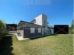 Villa in vendita a Volta Mantovana