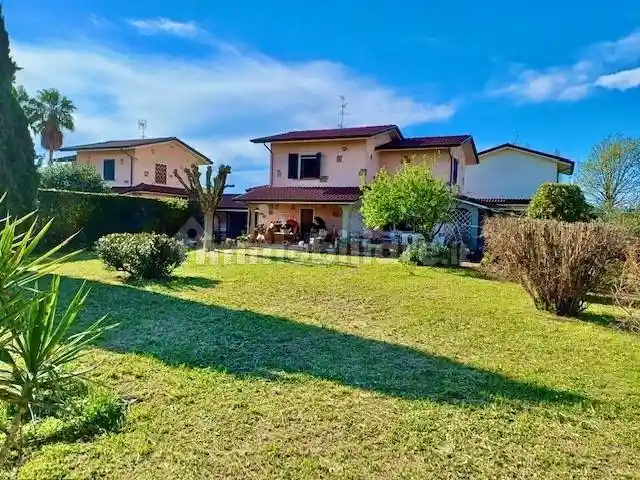 Villa in vendita a Camaiore
