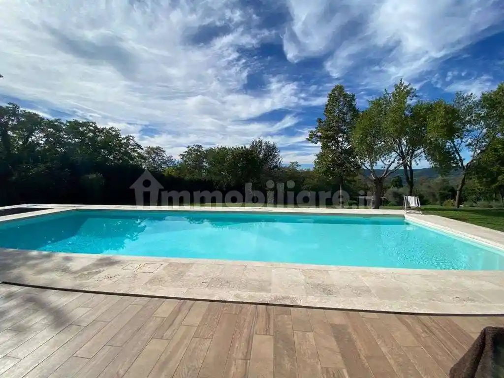 Rustico - Casale in affitto a Todi