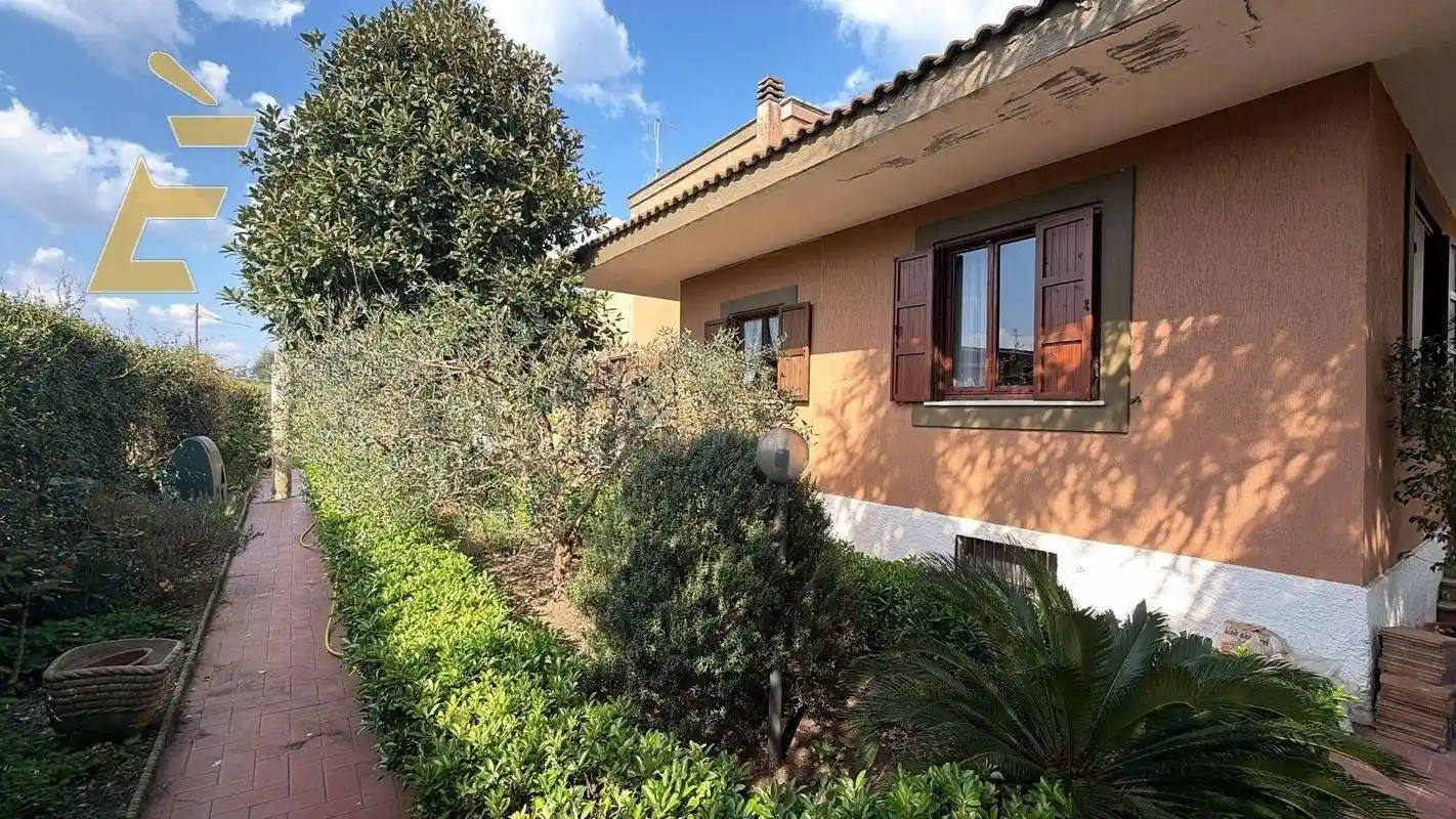 Villa in vendita a Roma