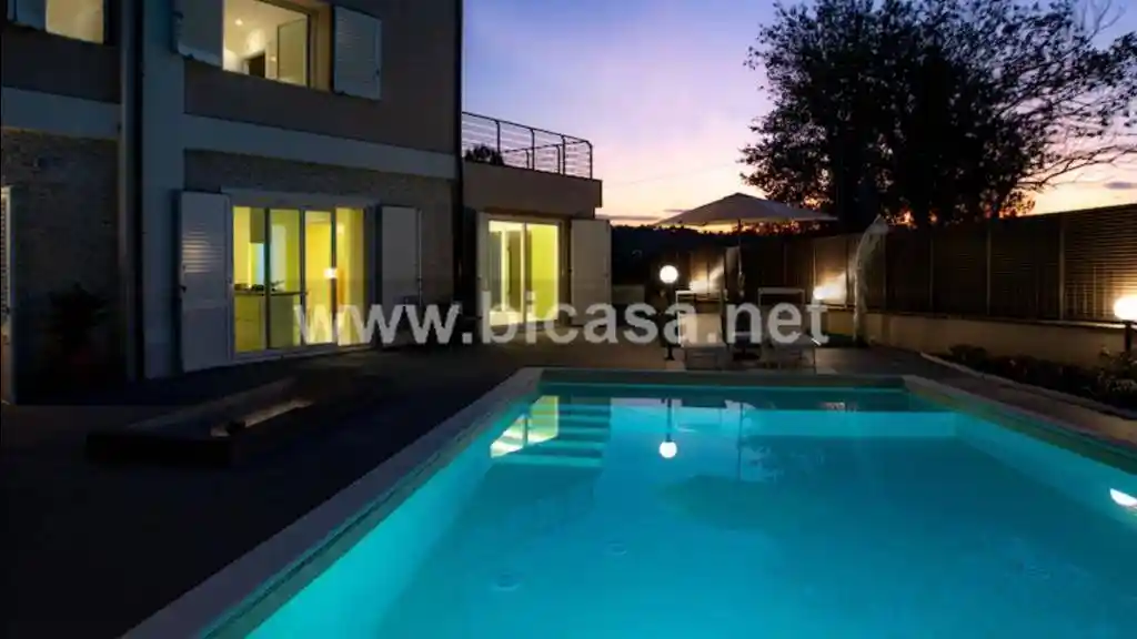 Villa in vendita a Pesaro