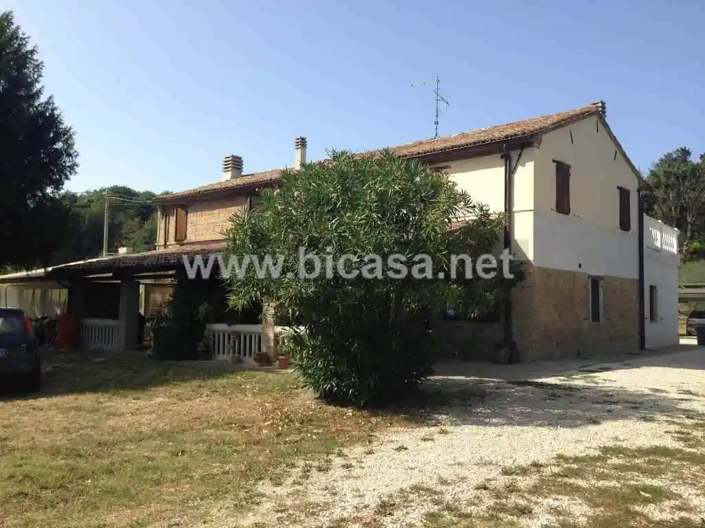 Villa in vendita a Pesaro