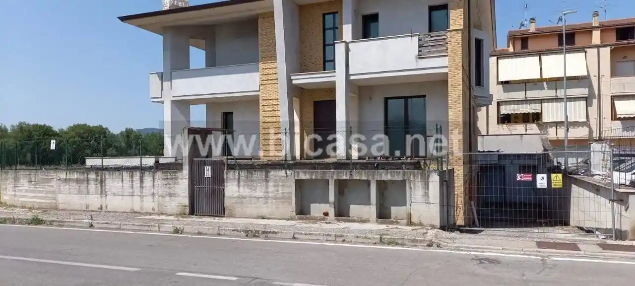 Villa in vendita a Vallefoglia