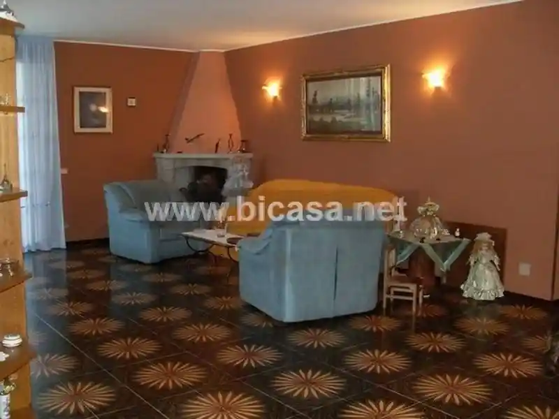 Villa in vendita a Vallefoglia