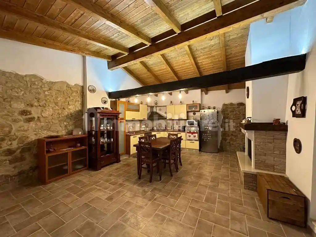 Casa indipendente in vendita a Prossedi