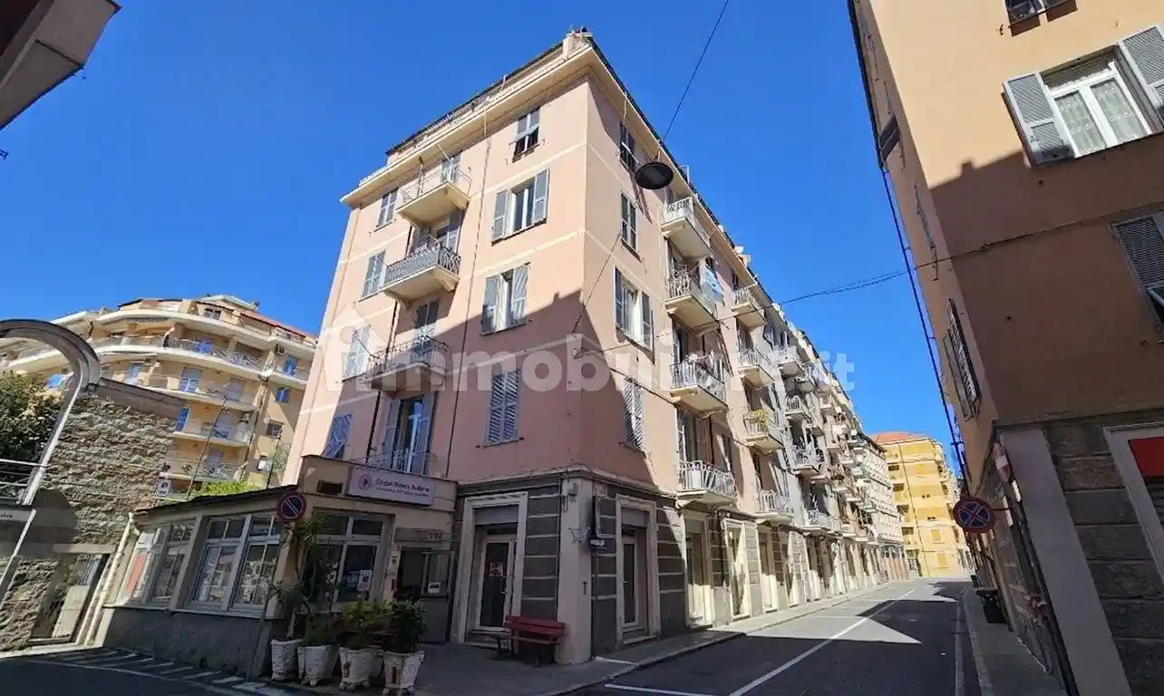Appartamento in vendita a Vado Ligure