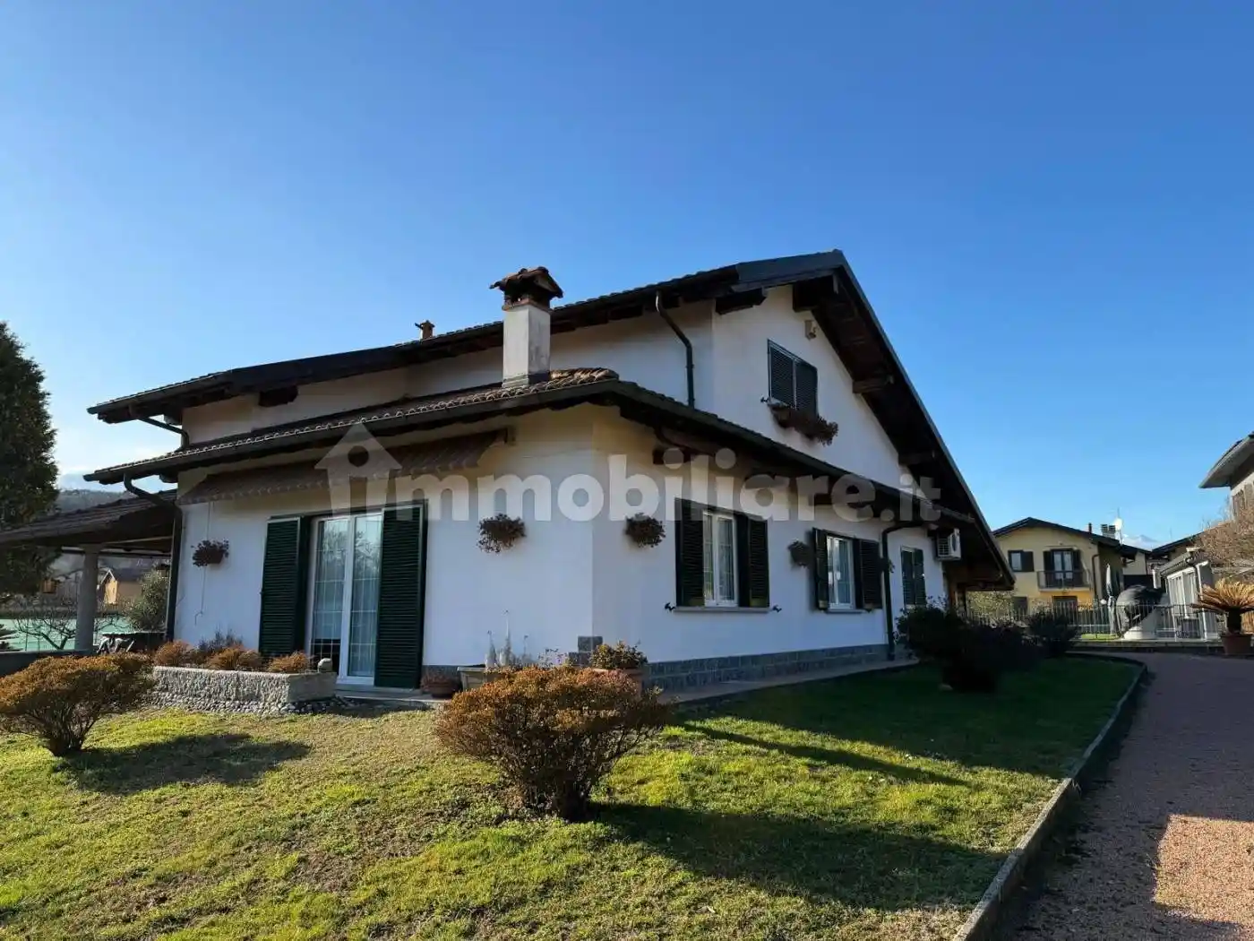 Villa in vendita a Leggiuno