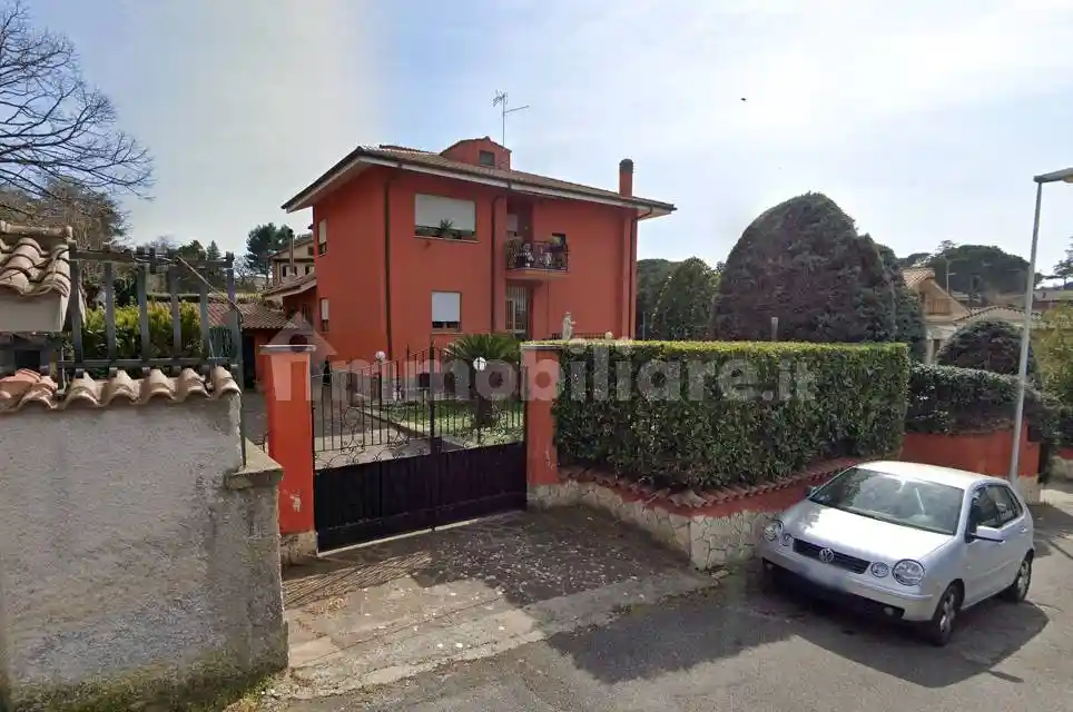 Appartamento in vendita a Grottaferrata