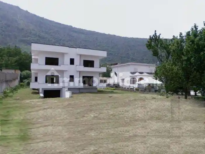 Palazzo - Edificio in vendita a San Felice a Cancello