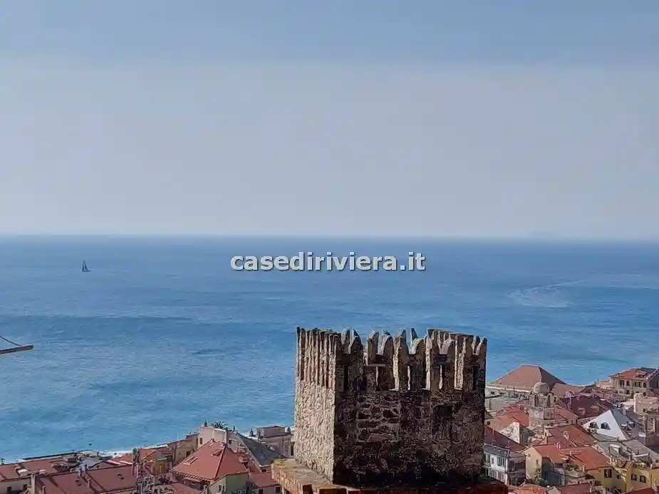 Appartamento in vendita a Finale Ligure