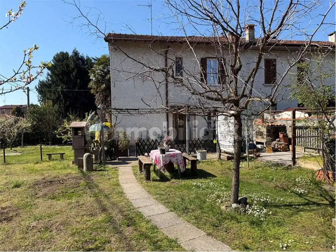 Villa in vendita a Somma Lombardo