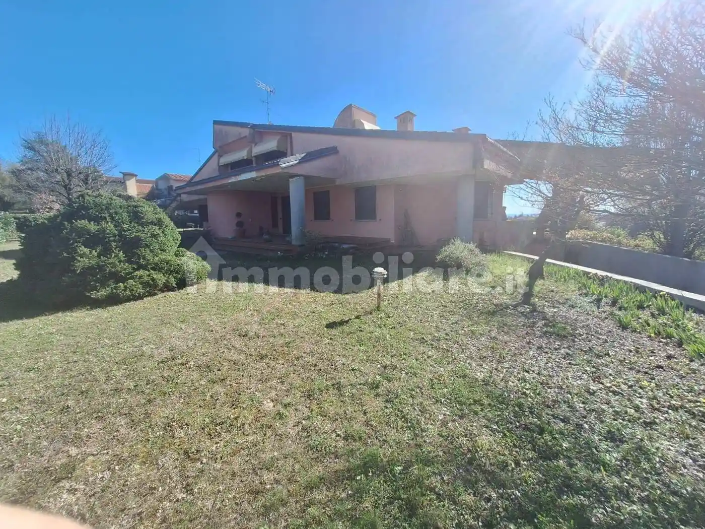 Villa in vendita a San Salvatore Monferrato