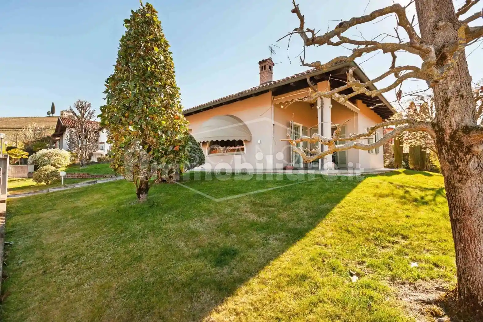 Villa in vendita a Piobesi d'Alba