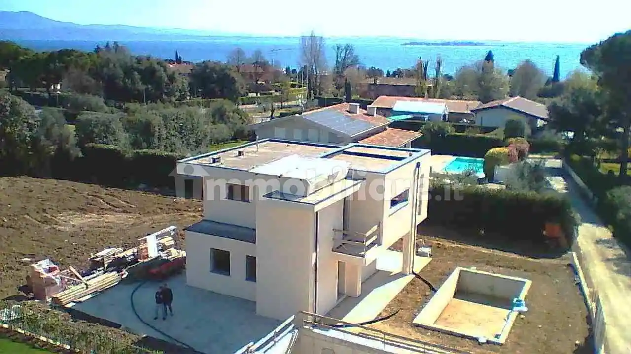 Villa in vendita a Moniga del Garda