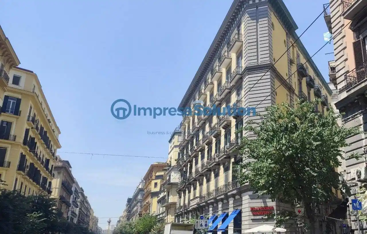 Appartamento in vendita a Napoli