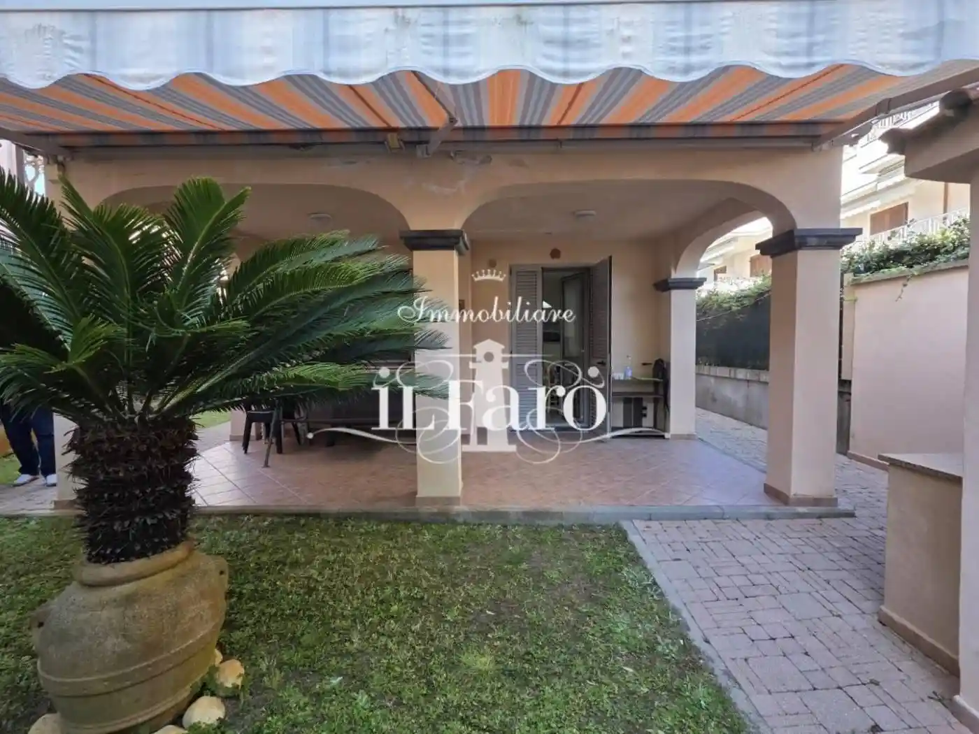 Appartamento in vendita a Montignoso