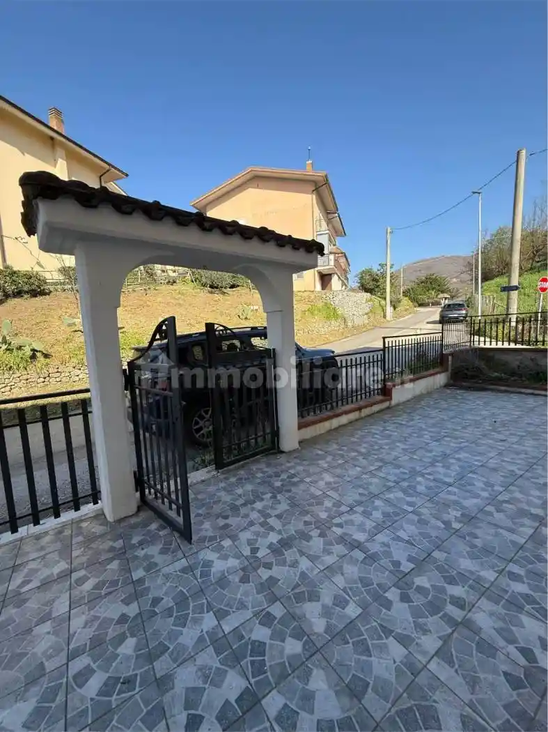 Appartamento in vendita a Tufo