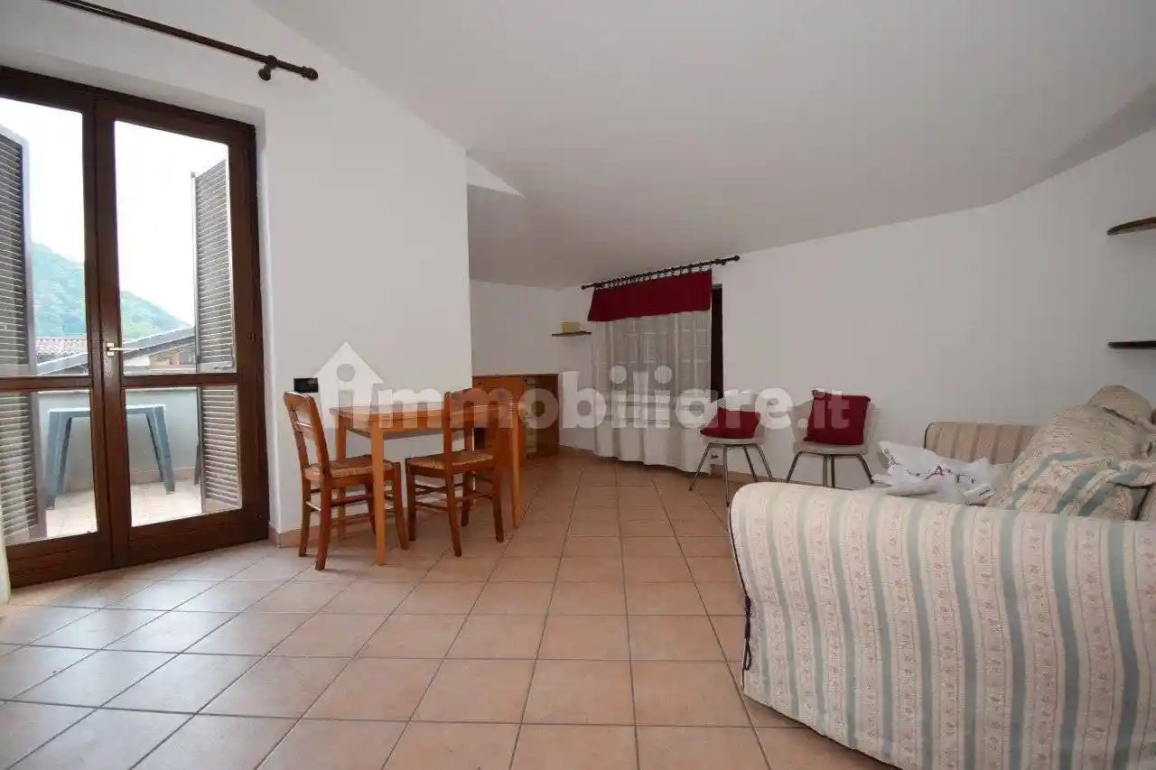 Appartamento in affitto a Cavour