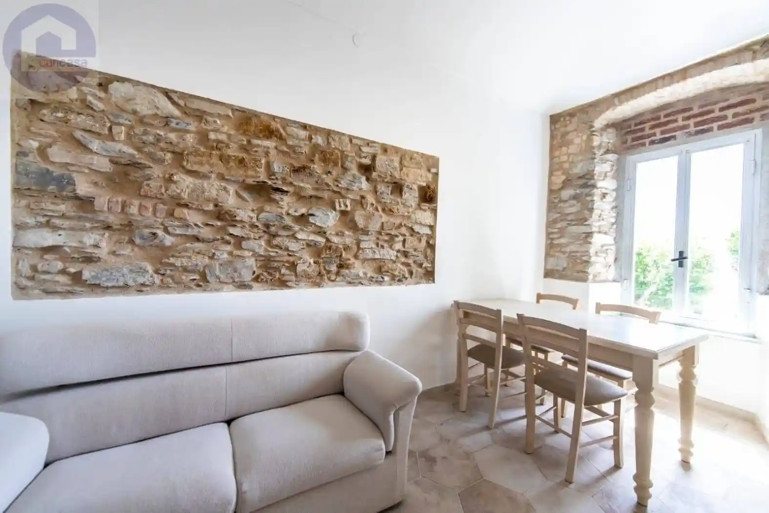 Appartamento in vendita a Cipressa