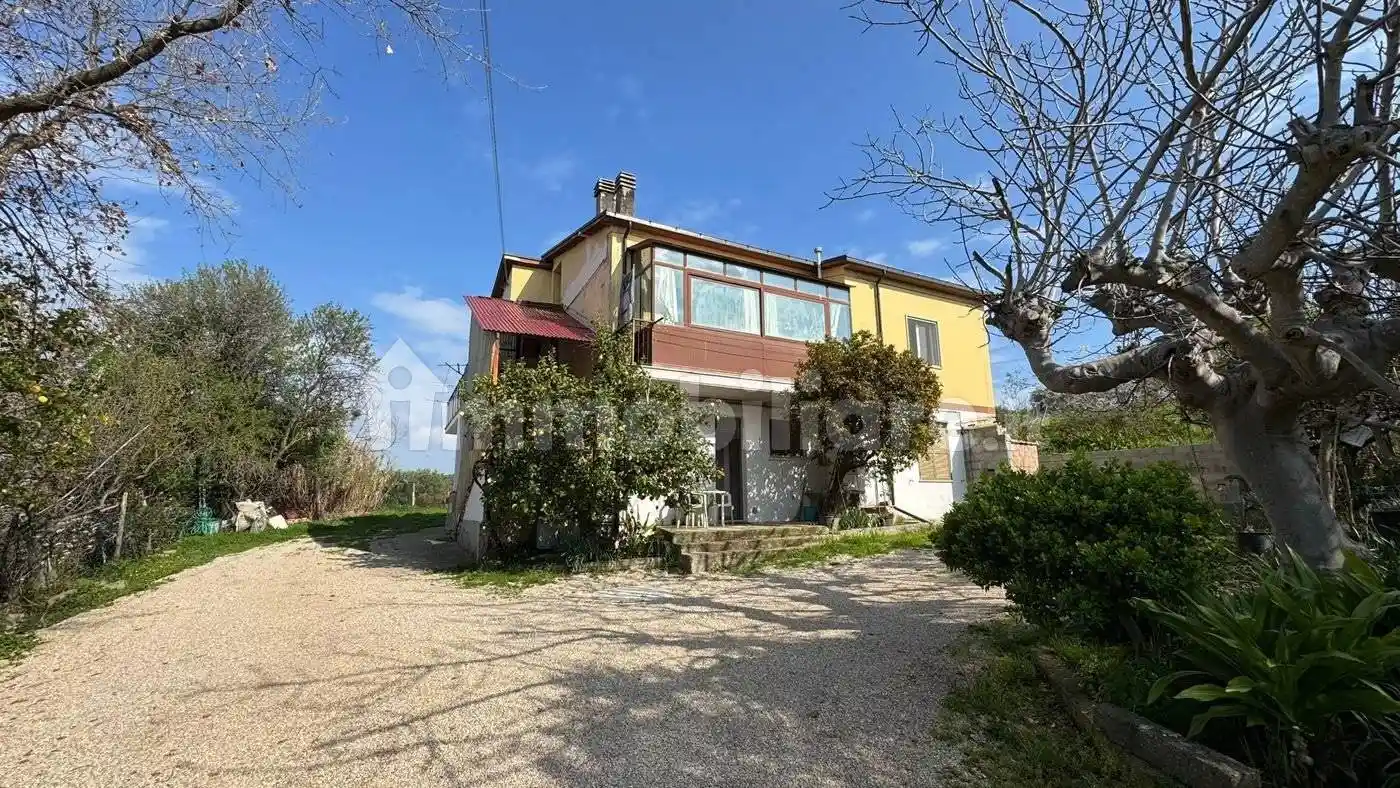 Casa indipendente in vendita a Mosciano Sant'Angelo
