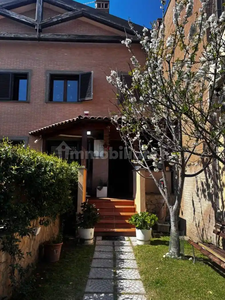 Villa in affitto a Roma