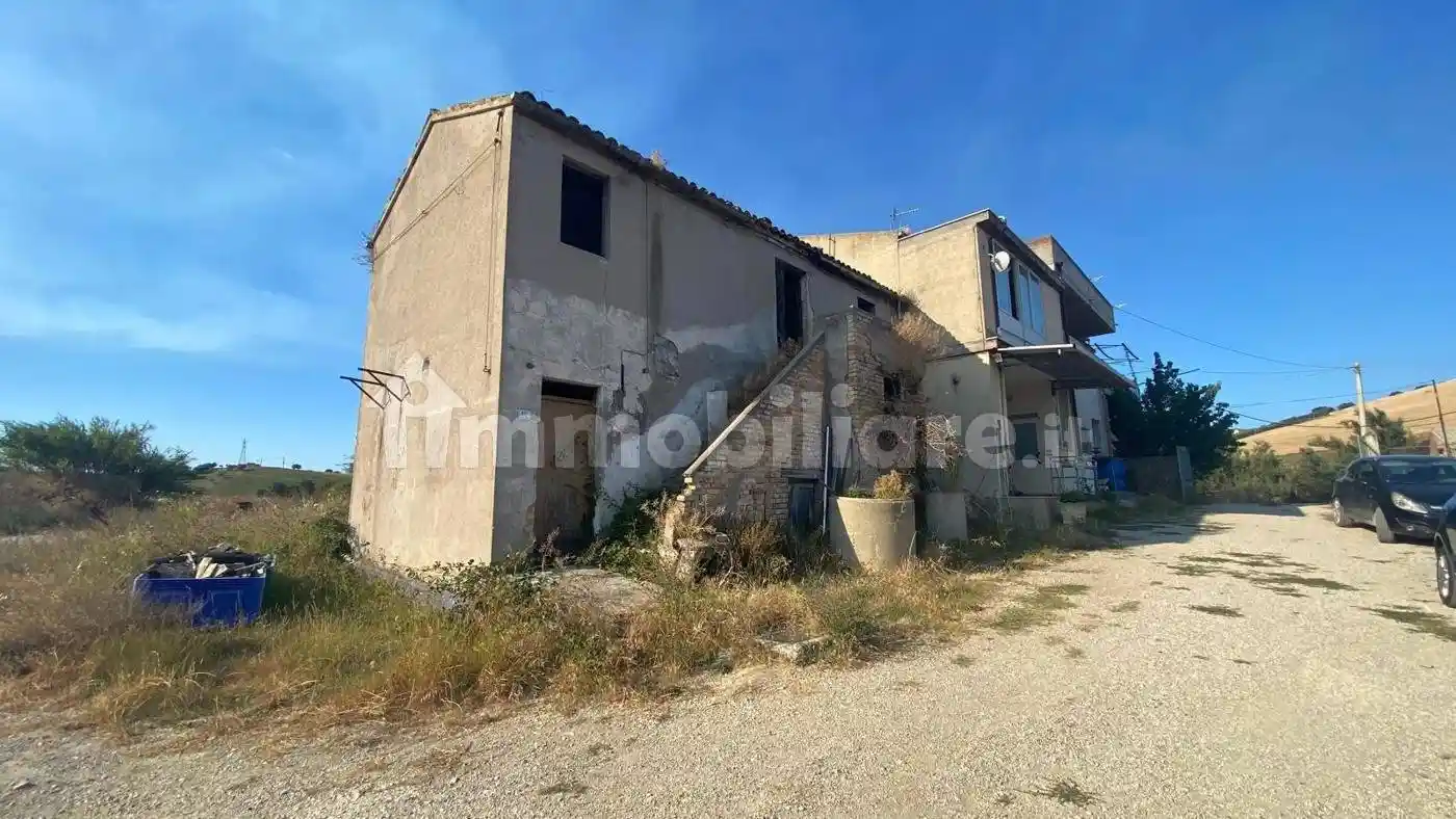 Rustico - Casale in vendita a Roseto degli Abruzzi
