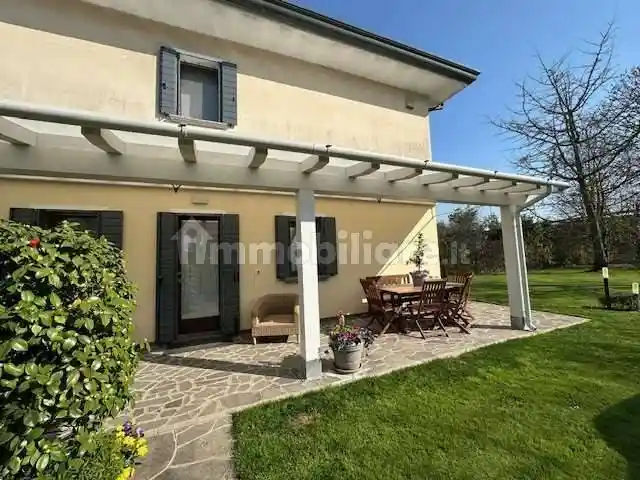 Villa in vendita a Salgareda