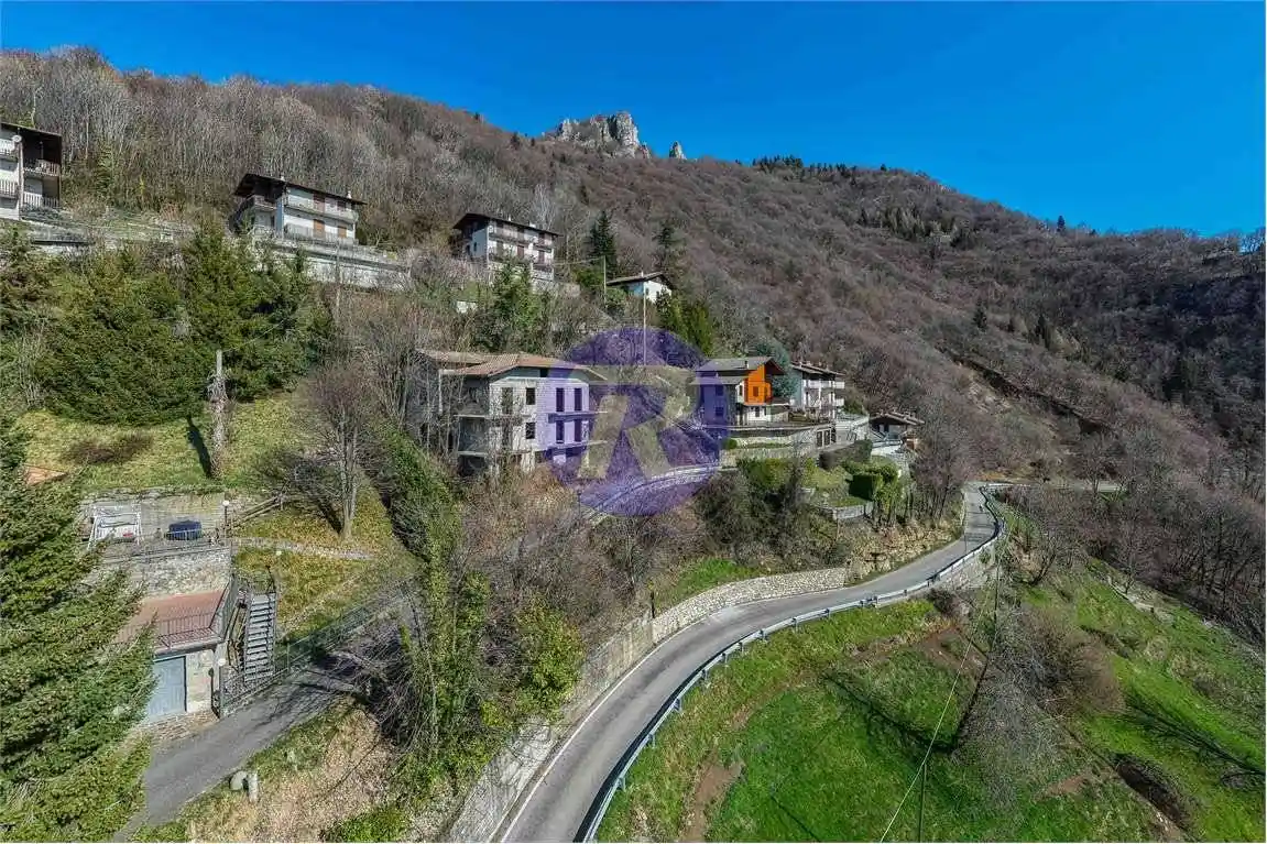 Palazzo - Edificio in vendita a Aviatico