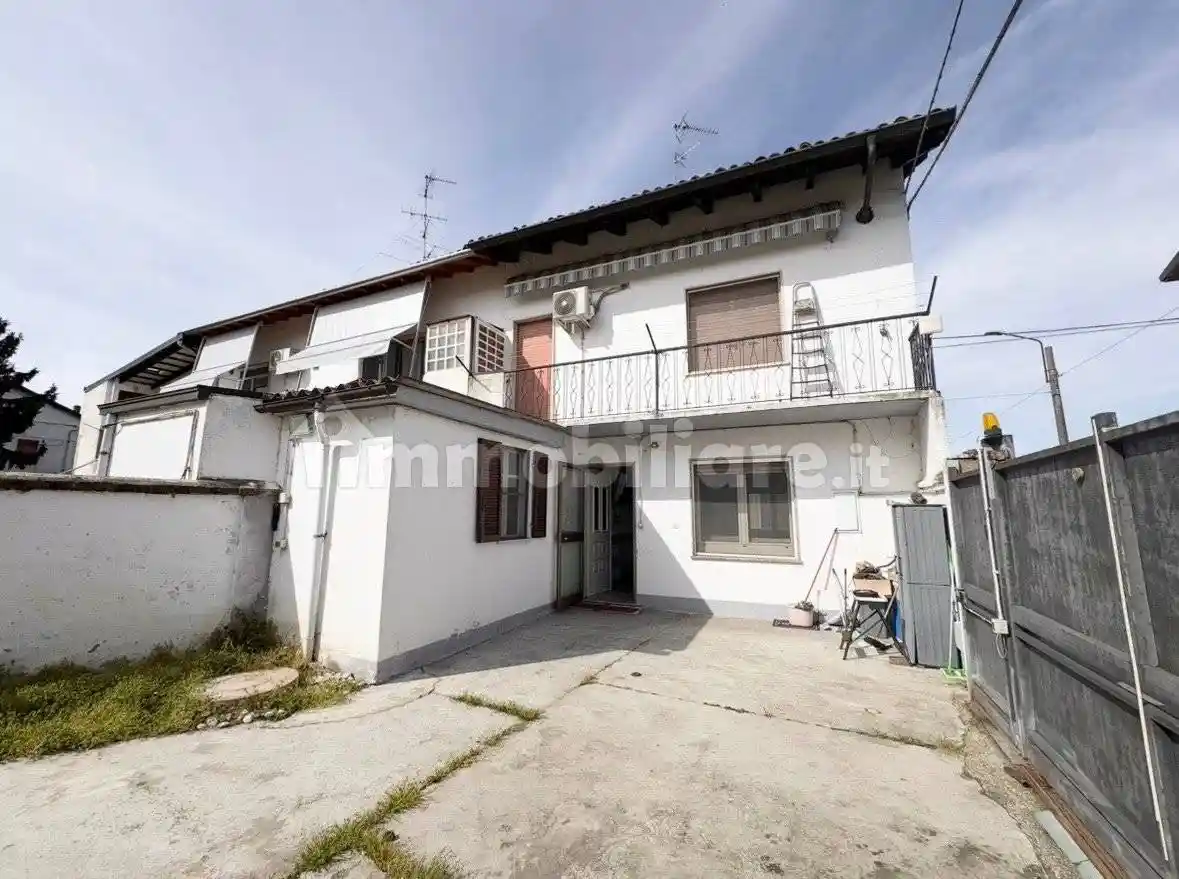 Villa in vendita a Villanova Monferrato