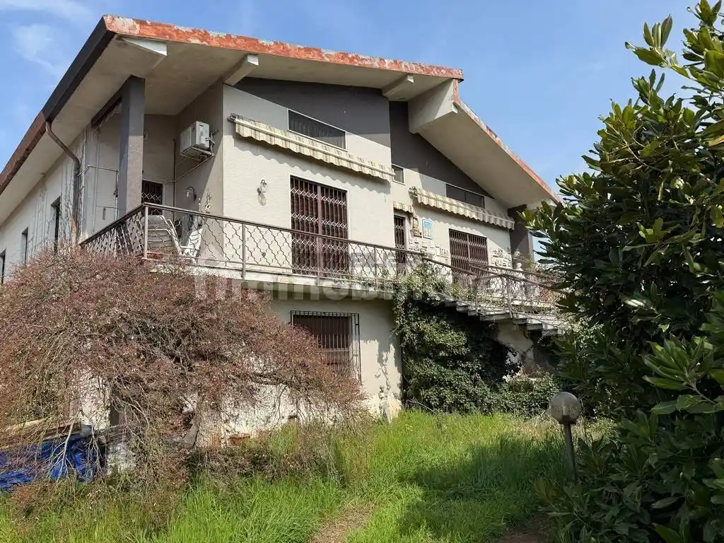 Villa in vendita a Capriate San Gervasio
