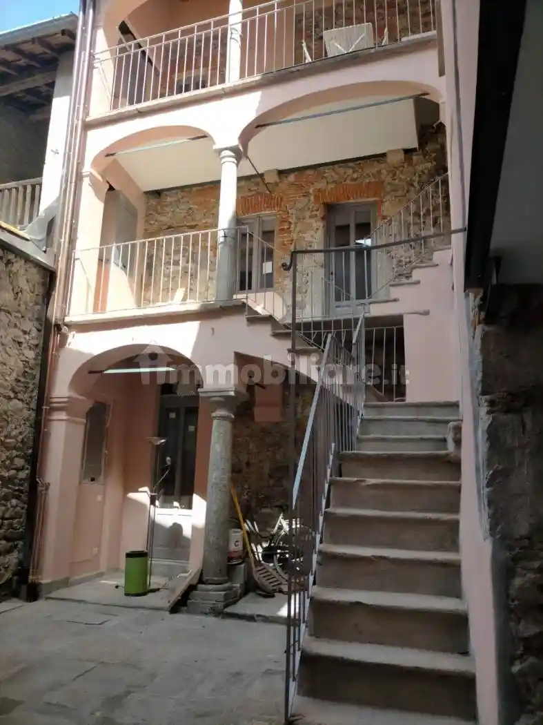 Appartamento in affitto a Laveno-Mombello